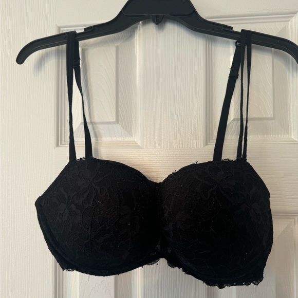 Victoria Secret’s Bra - Picture 1 of 11